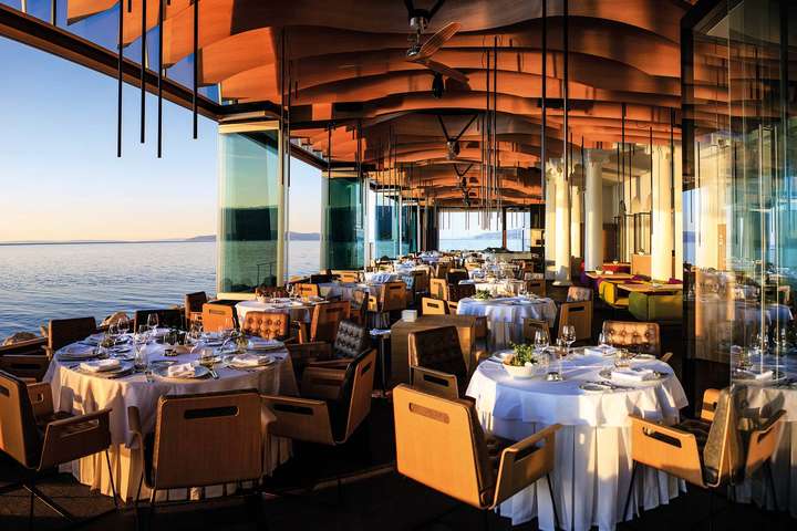 Spektakulärer Meerblick im Restaurant des Hotels »Bevanda« in Opatija. / Foto: beigestellt