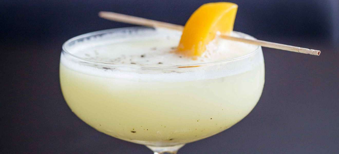 Im M.I.B. kommt der weiße Rum in Verbindung mit Limette und Mango voll zur Geltung.