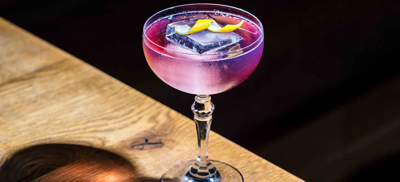 Der Cocktail «The Sinners Sin» wird mit Hendrick’s Orbium Gin zubereitet, der nur in ausgewählten Bars serviert wird.