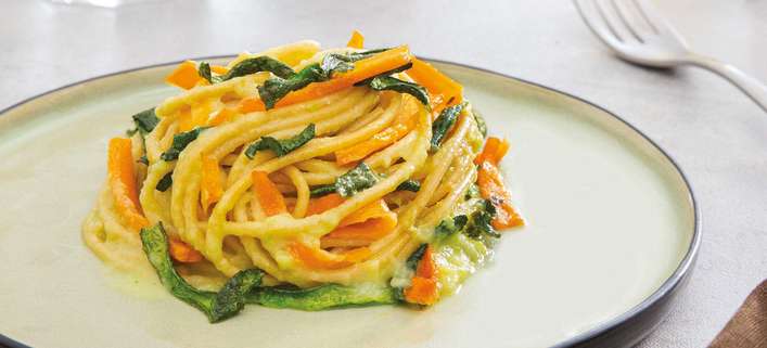 Vollkorn Spaghetti mit Zucchini und Karotten 