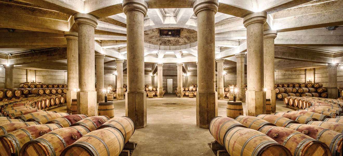 Der kreisrunde Fasskeller, in dem Château Latife-Rothschild seine Weine heranreifen lässt.