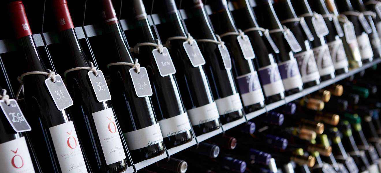 Wein wohin das Auge reicht: In der Weinhandlung Boucherville werden feine Tropfen seit 25 Jahren gehandelt.