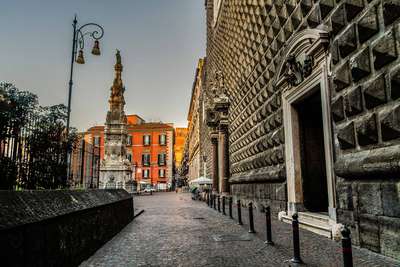 Das Straßenmuster von Neapels Altstadt stammt noch von den alten Griechen.