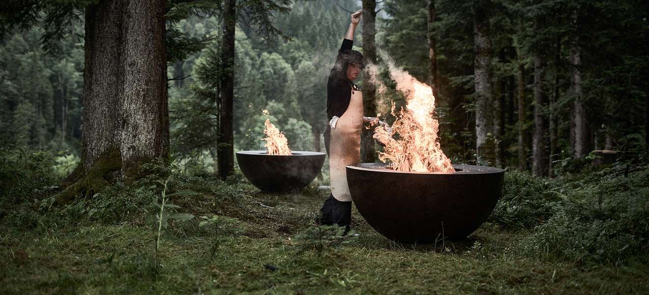 Stefan Wiesner beim «hexen» am Feuerring