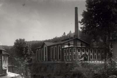 Die Glashütte in Maxov um 1930