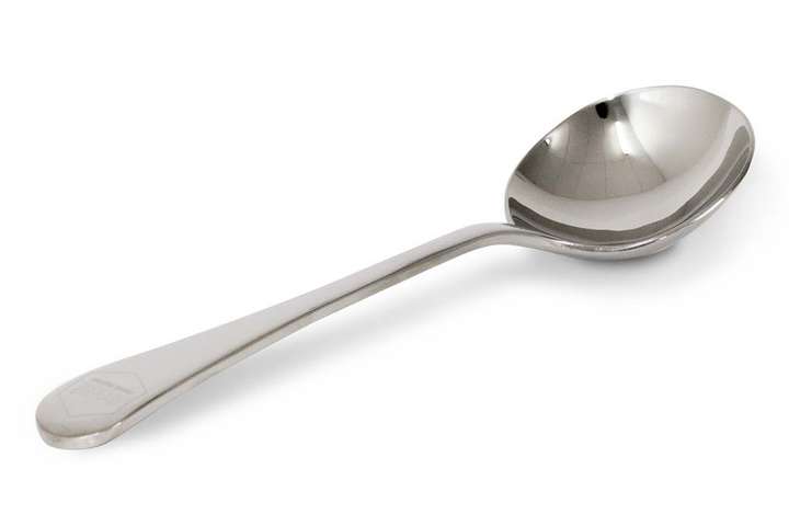 Profis verkosten Kaffee mit einem so genannten Cupping Spoon, der in unterschiedlichen Größen und Tiefen erhältlich ist.