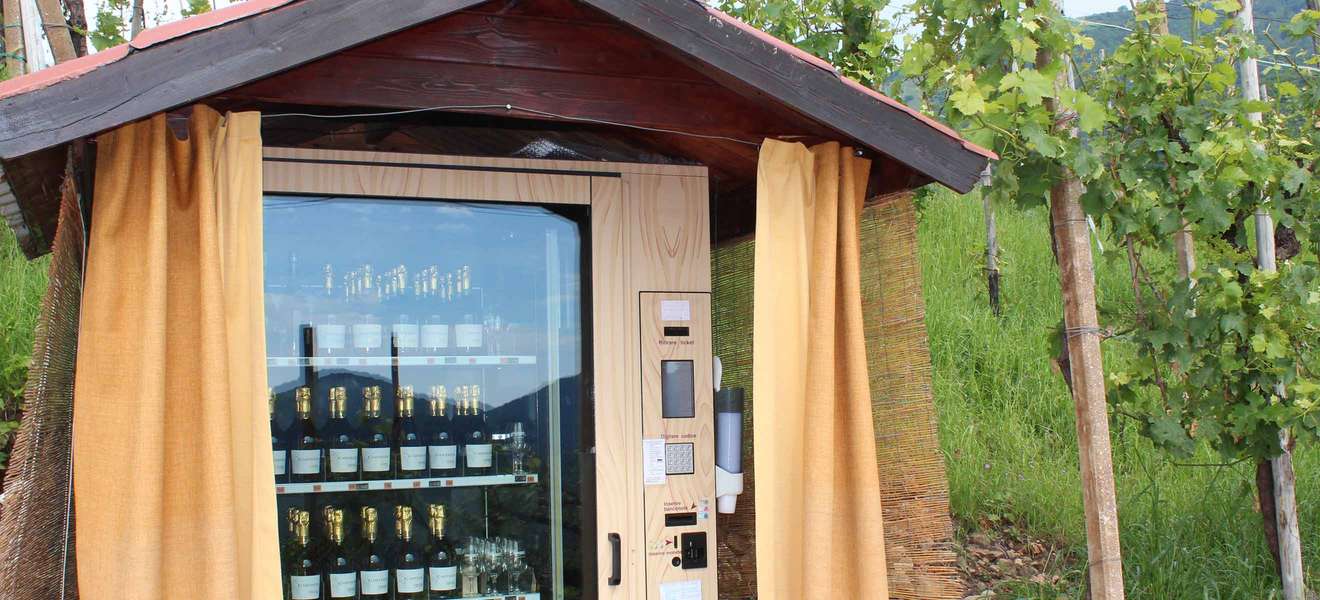 Ein Prosecco-Automat mitten in den Weinbergen