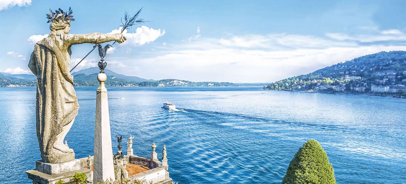 Der Lago Maggiore liegt in den Regionen Piemont und Lombardei sowie im Schweizer Kanton Tessin. 