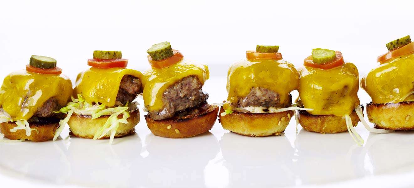 Mini Premium Cheeseburger mit Cheddar und Remoulade