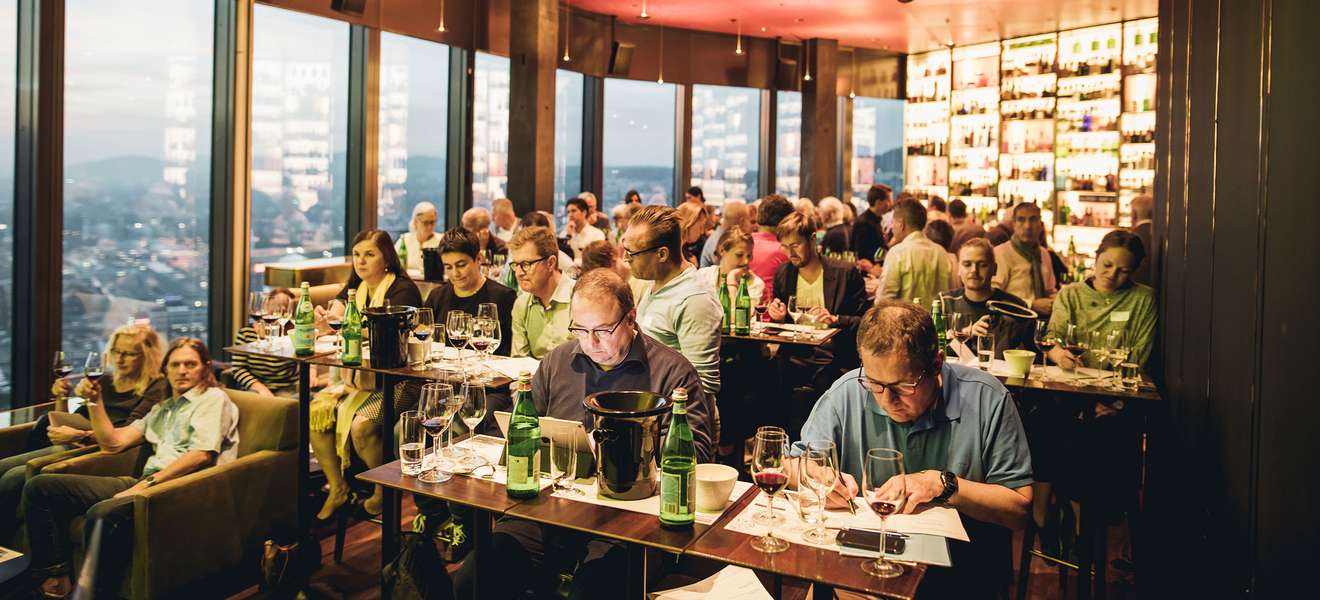 Das Languedoc-Tasting in der «Clouds Bar» in Zürich.