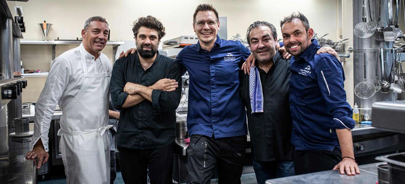 Alain Weissgerber, Konstantin Filippou und Juan Amador mit Support vom Hangar-7-Team