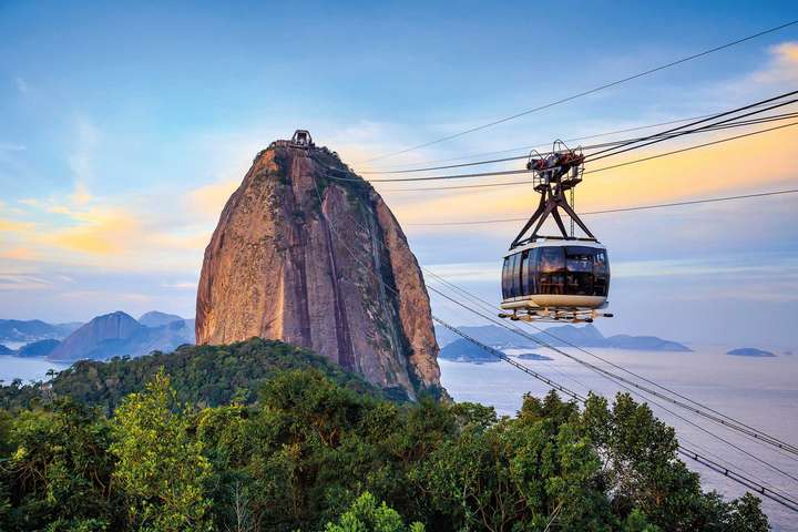 Der 395 Meter hohe Zuckerhut bietet eine traumhafte Aussicht ­über Rio de Janeiro. / © Shutterstock